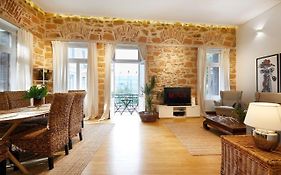 Chloe Boutique Apartments Plaka